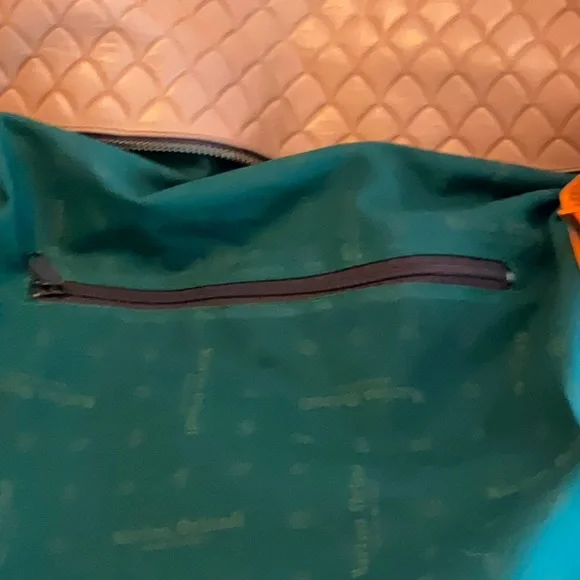 NWT Marino Orlando shoulder/sling/crossbody leather bucket bag. - Picture 9 of 9